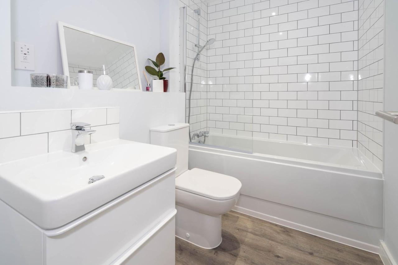 New Build - 2 Bed Snug Modern Apartment - Juliet Balcony - Roof Top Terrace - Digbeth, Birmingham City Centre - Free Netflix & Smart Tv Exteriér fotografie